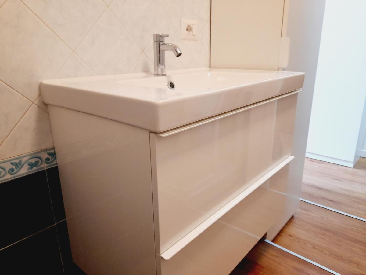 Flat In Milano, Porta Romana Apartment Milan